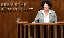 Auf dem Bild ist die Landesfrauenbeauftragte Bettina Wilhelm in der Bürgerschaft zu sehen